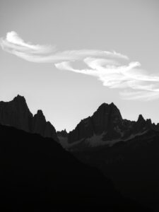 Monochrome Mountain Range at Dusk – free AI stock image