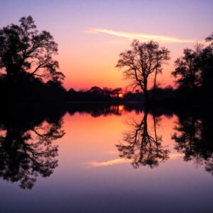 Silent Lake at Dusk with Reflective Waters – free AI stock image
