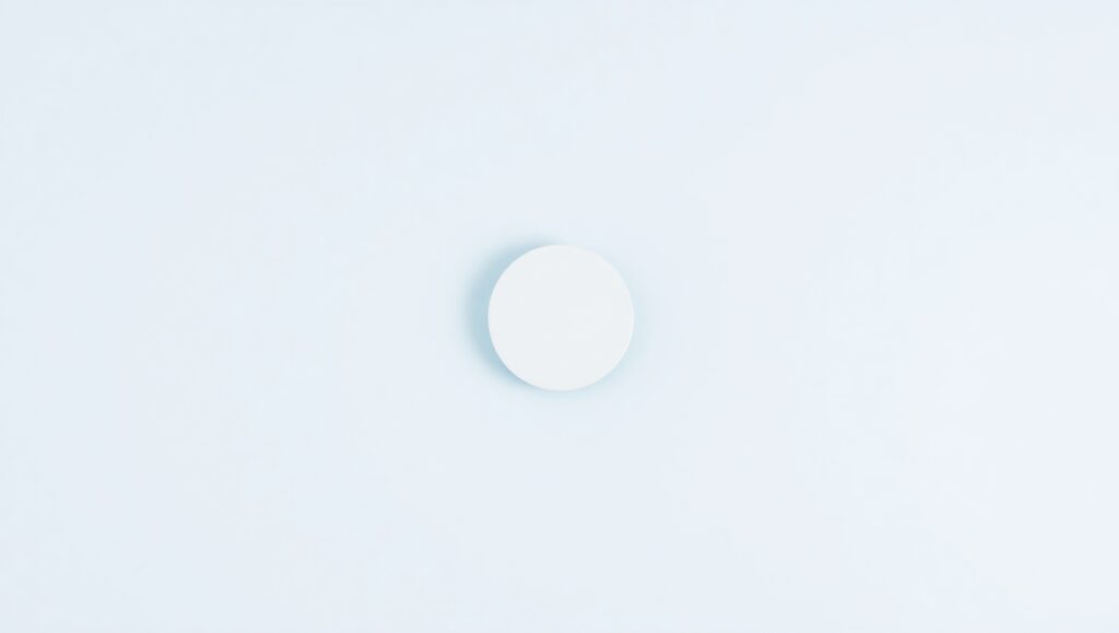 Simplicity in Circle and Color – free AI stock image