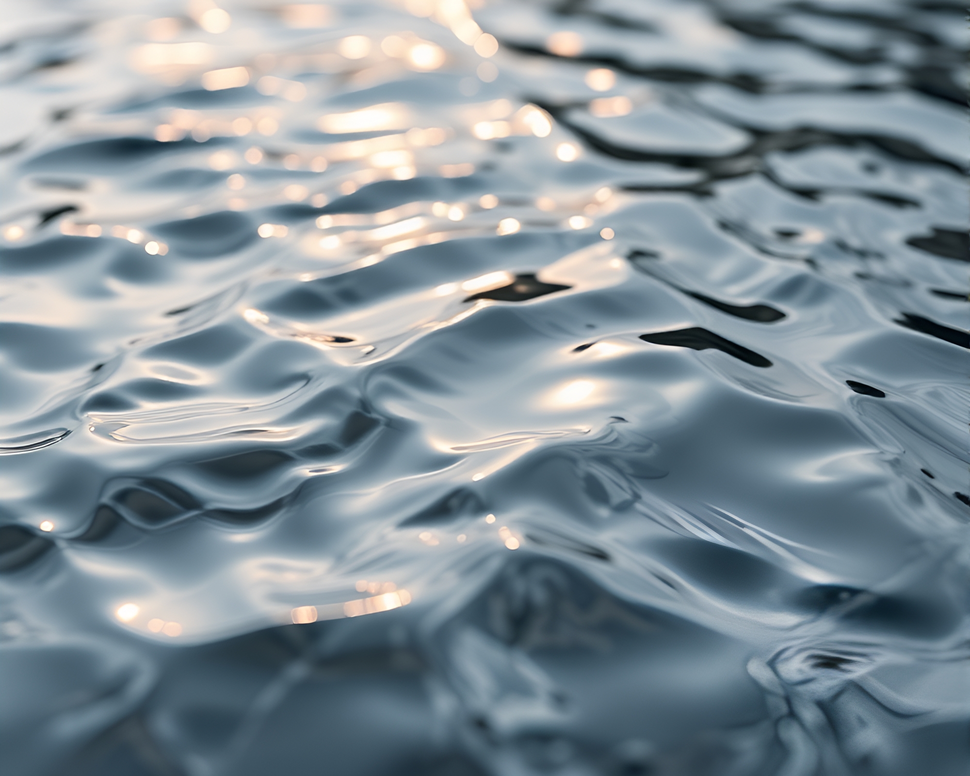 Mesmerizing Macro Photo of Tranquil River with Liquid Mercury – free AI stock image
