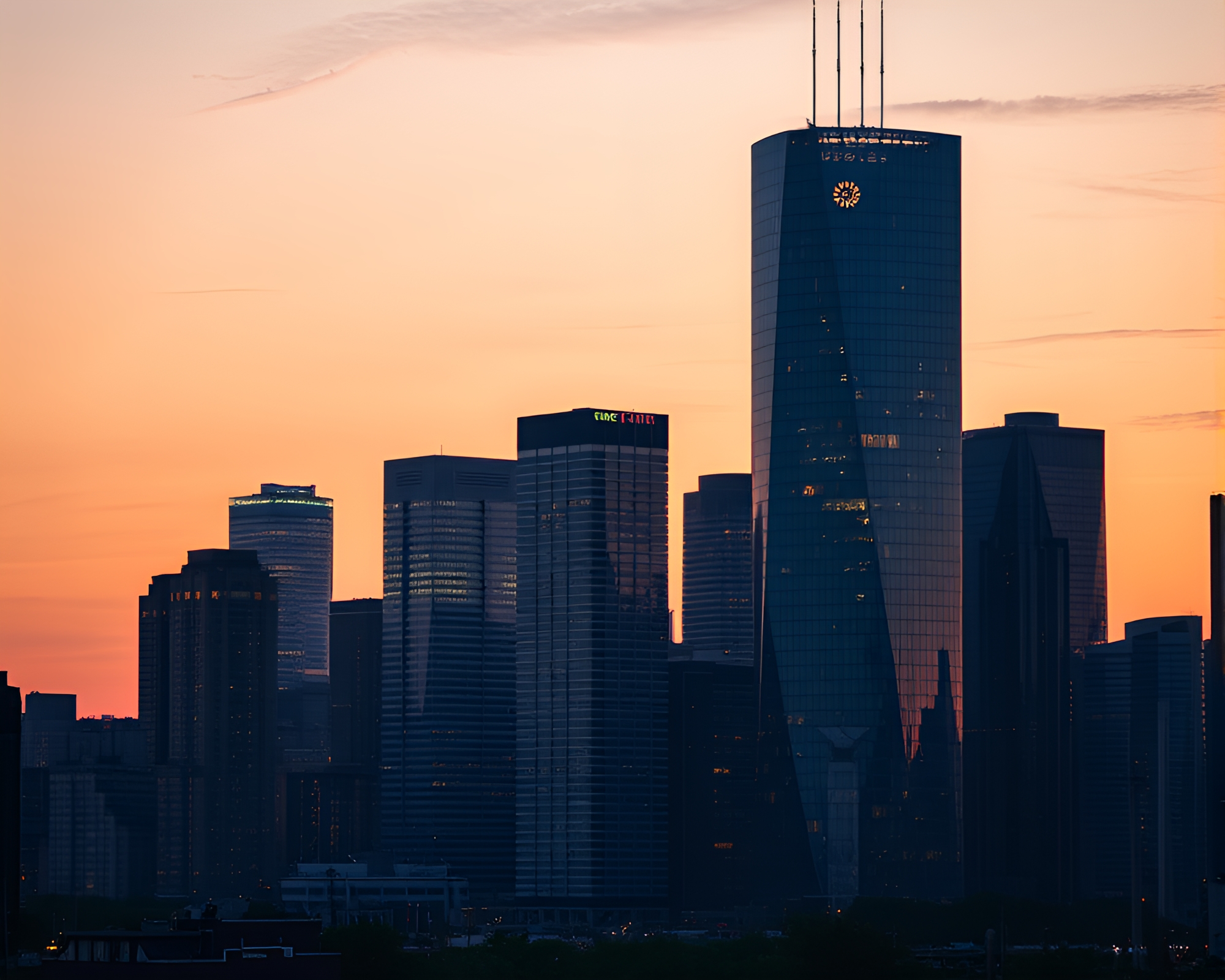 Serene Urban Skyline Transformed By Fading Sunlight – free AI stock image