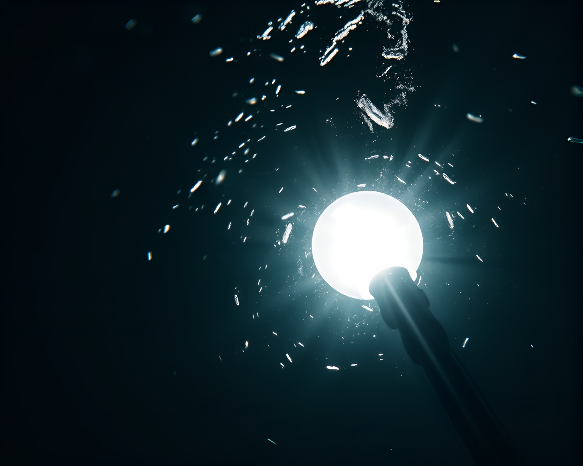 Mesmerizing Streetlamp Glow in Subaquatic Black and White – free AI stock image