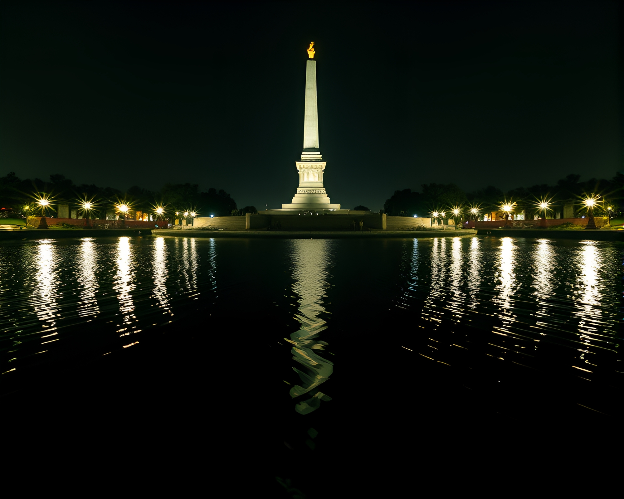 Serenity Monument Reflecting Pool with Ethereal Light – free AI stock image