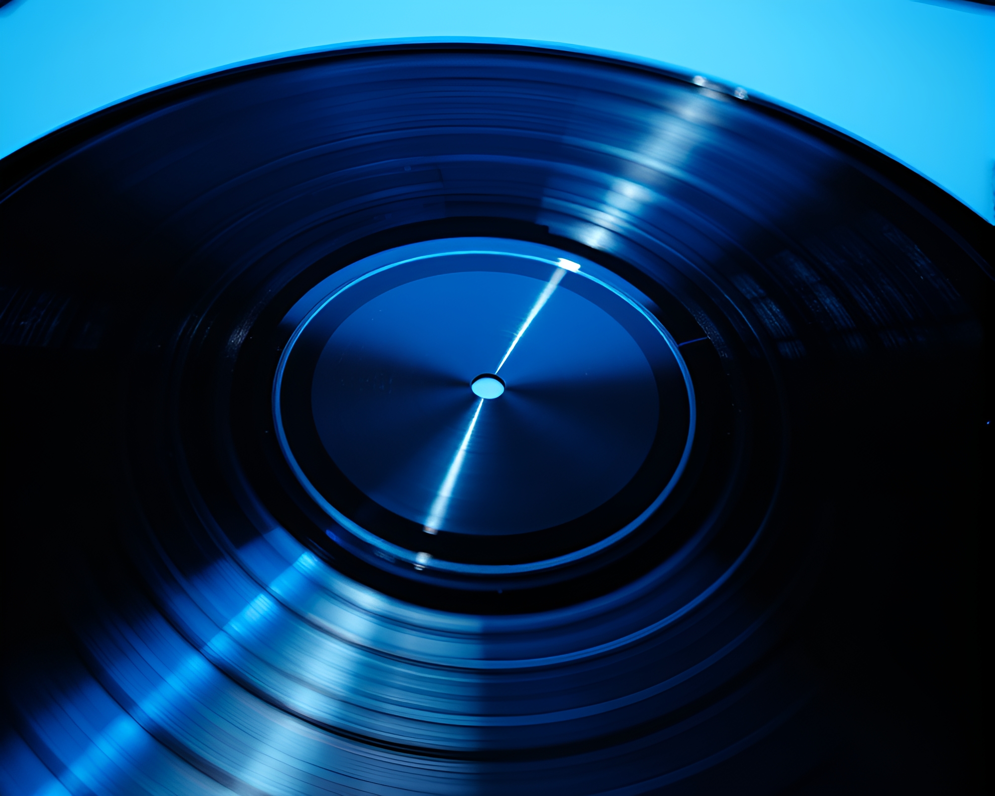 Vinyl Reflection: Ice-Blue Shard – free AI stock image