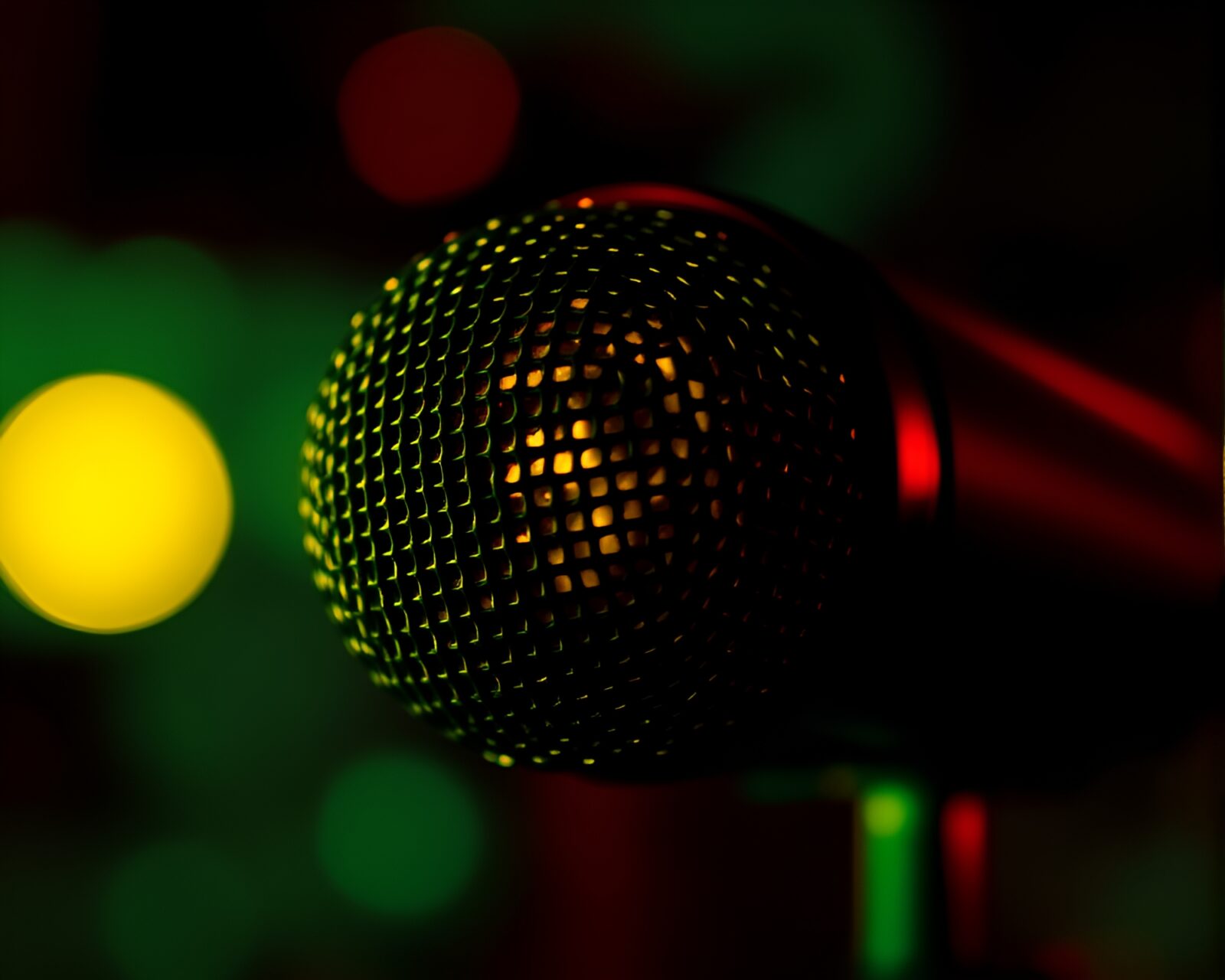 Thermal imaging close-up of a vibrant microphone