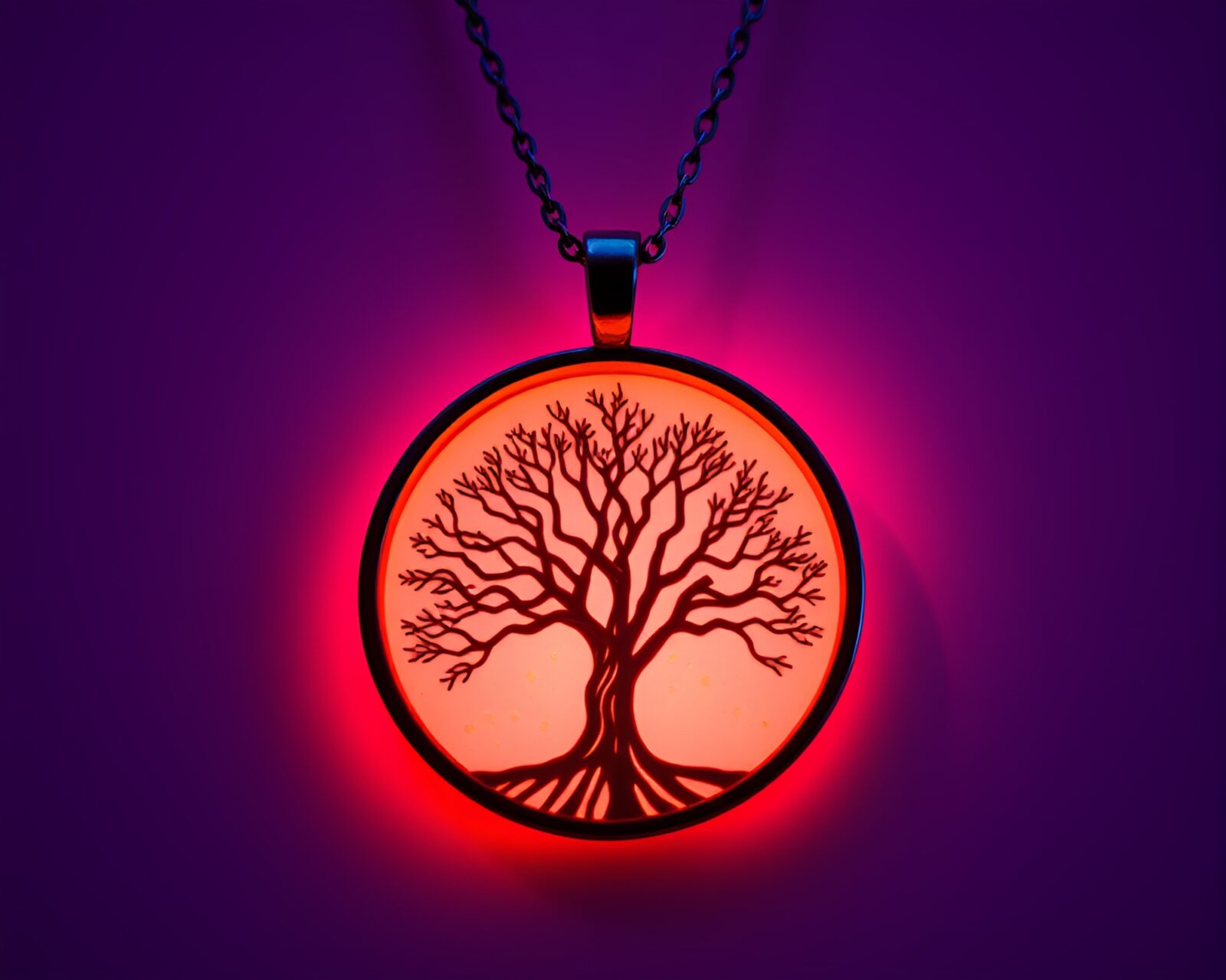 Abstract ultraviolet tree ring pattern necklace in dawn glow
