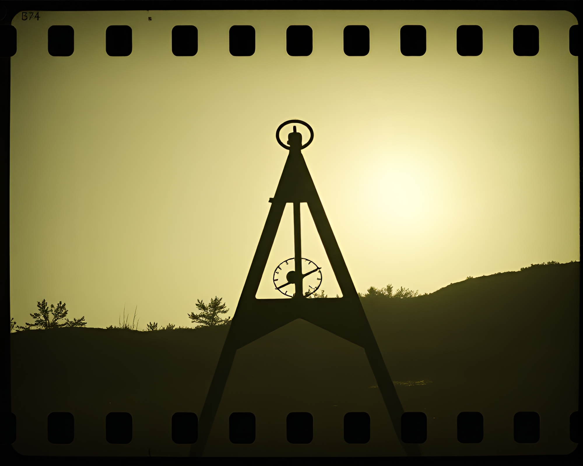 Vintage pocket sundial in retro split toning ambiance – free AI stock image