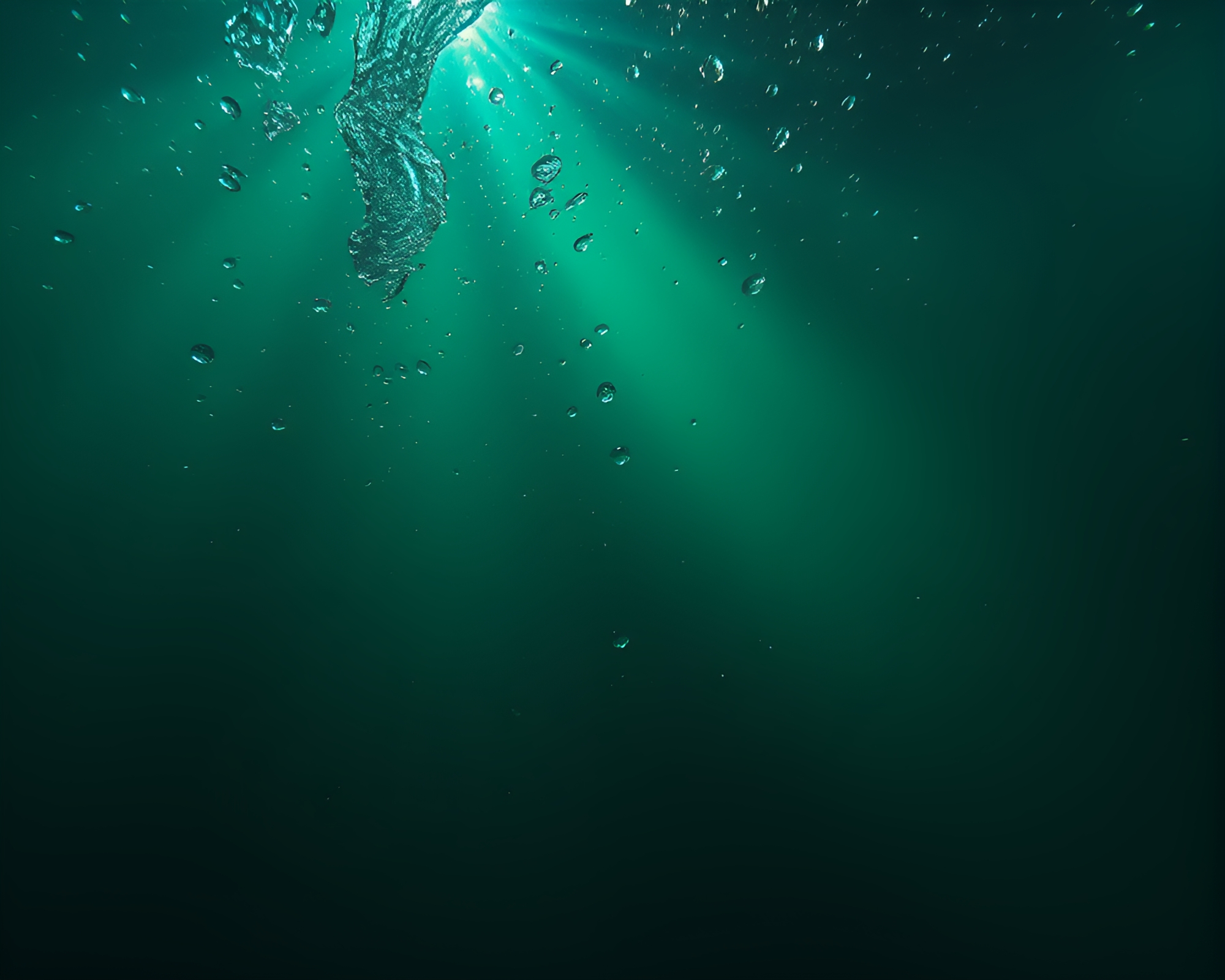 Emerald Water Droplets: Submarine Serenity – free AI stock image
