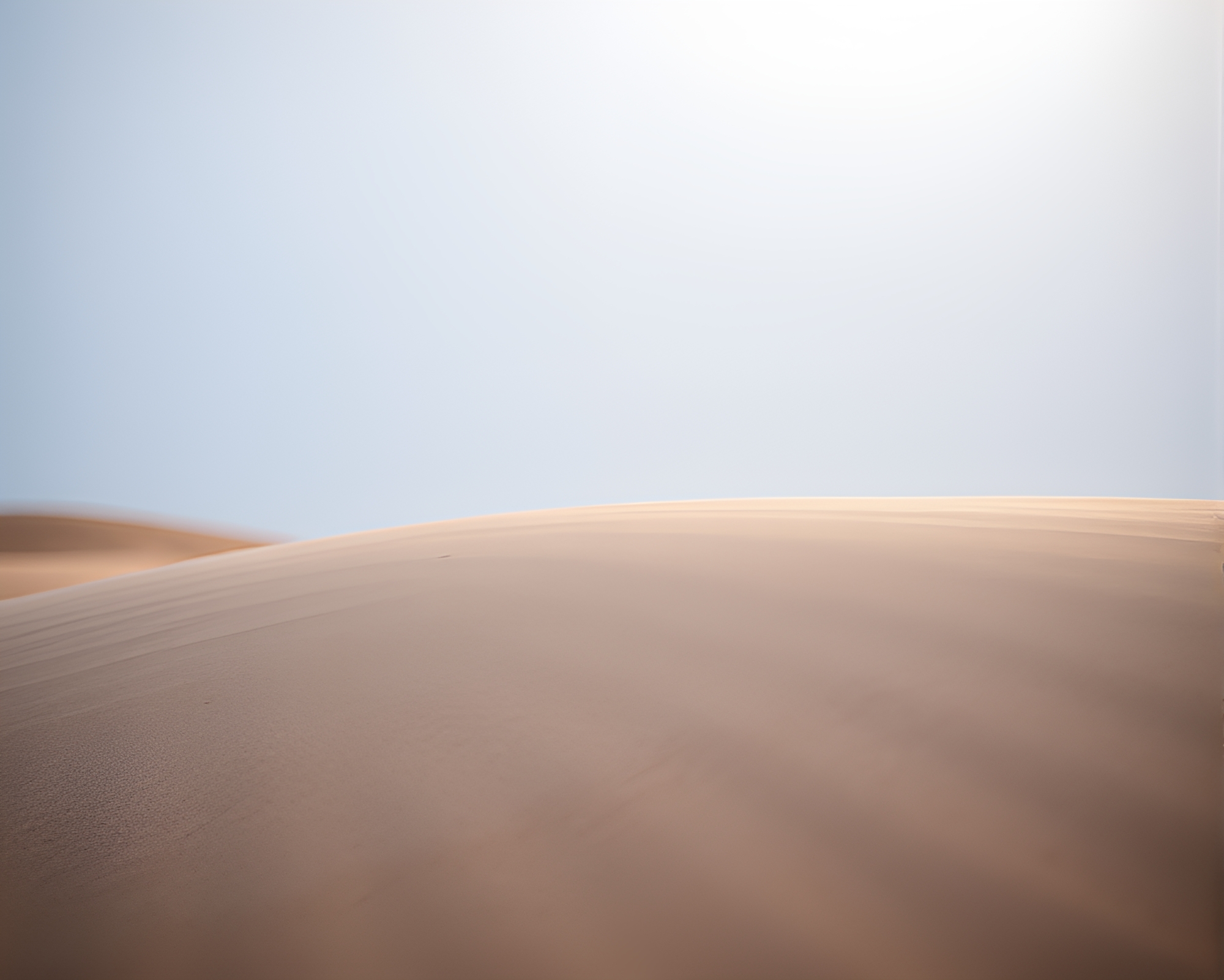 Ink Wash Sand Dune with Spotlight Focus – free AI stock image