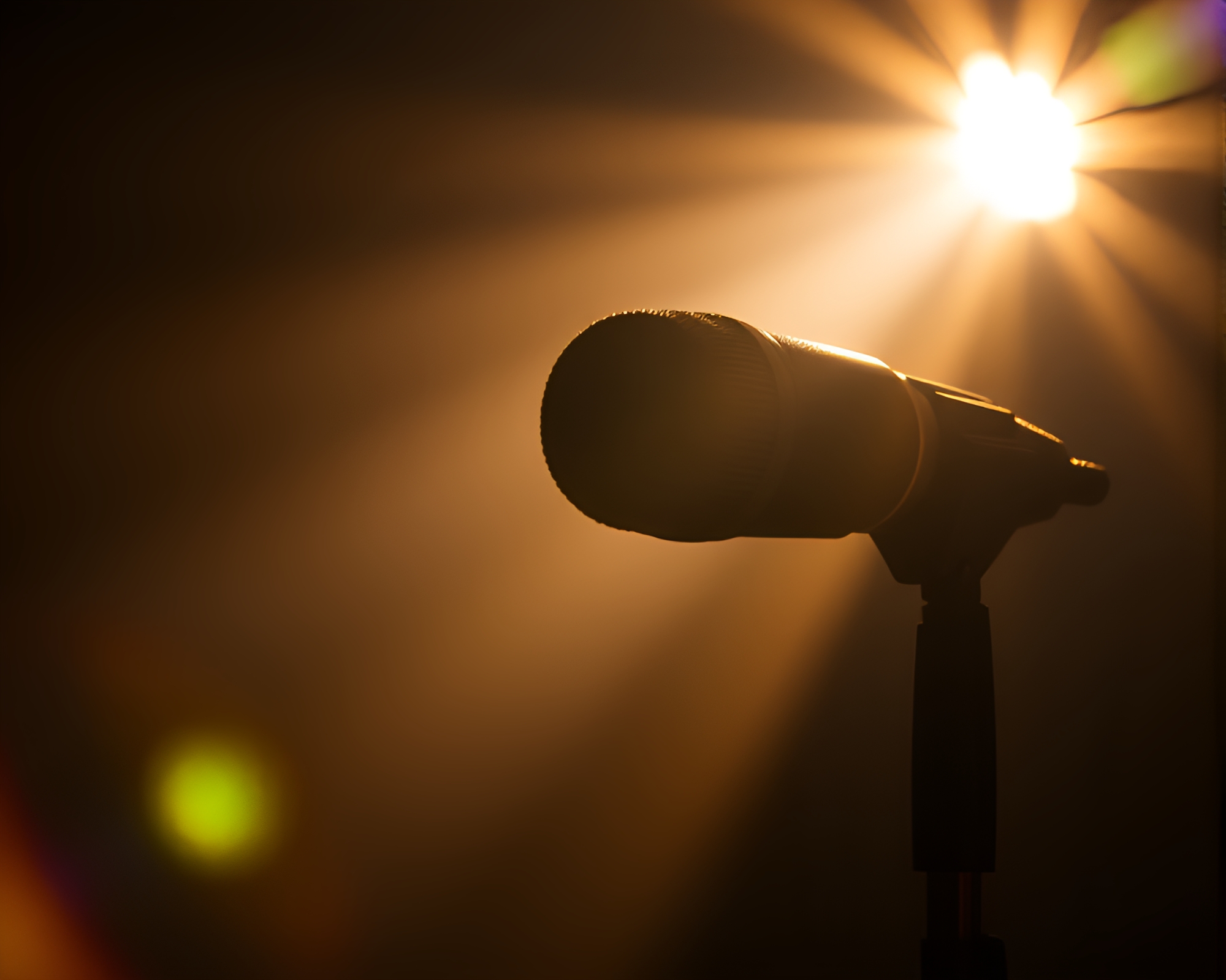 Radiant Microphone in Midday Light Lens Flare – free AI stock image