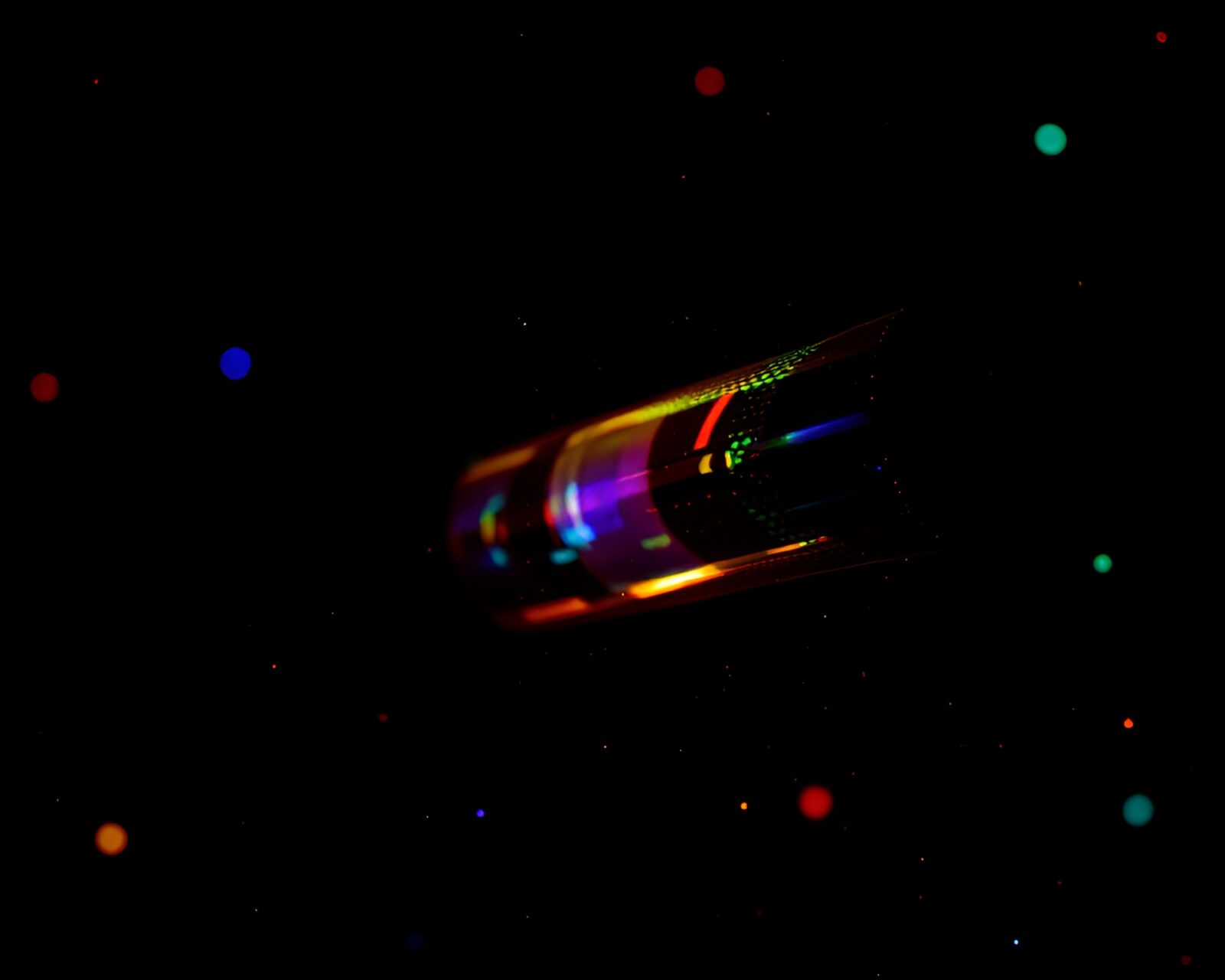 Holographic telescope with intricate crosshatch shading overlay