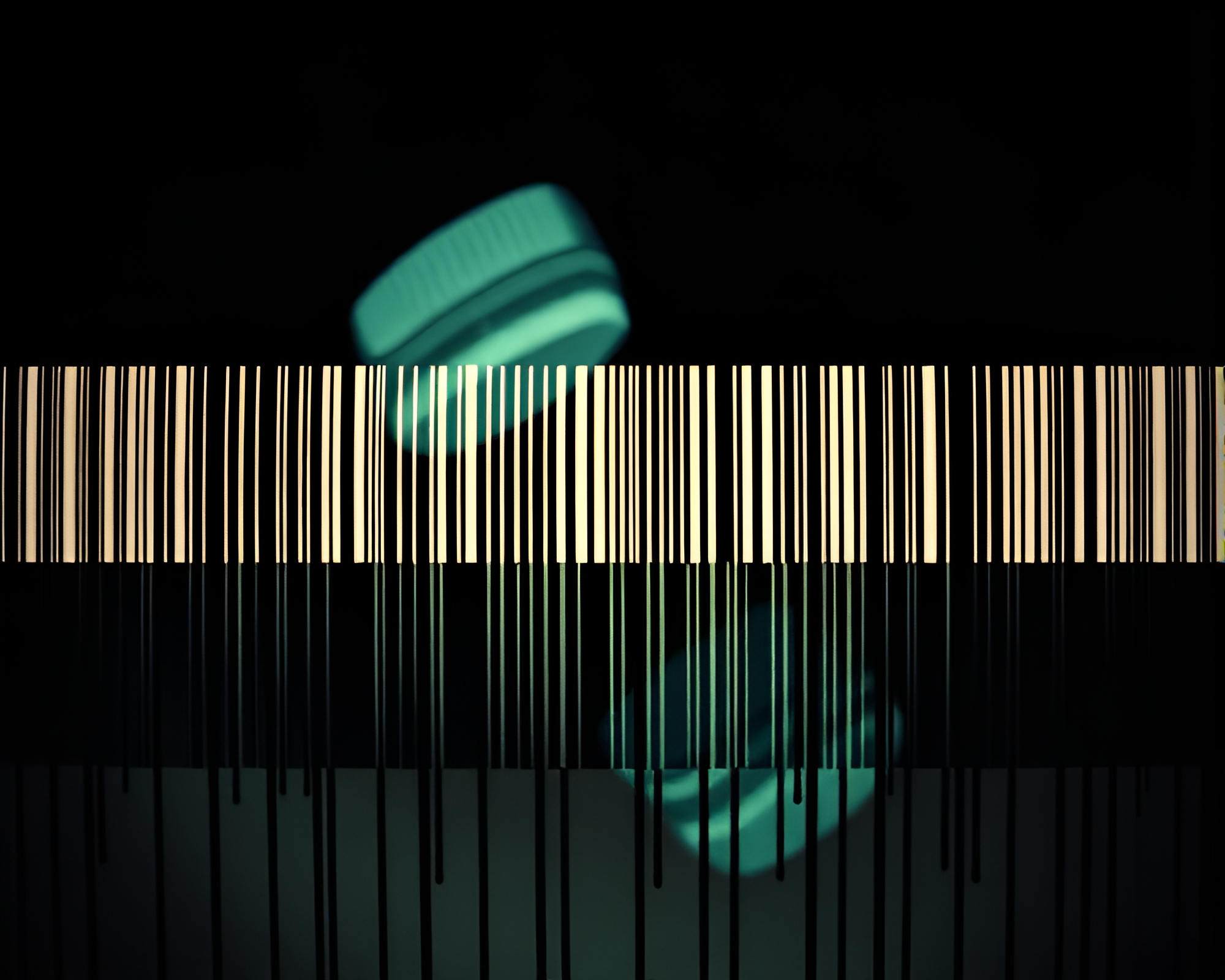 Hydra Barcode: Dripped Paint Vignette – free AI stock image