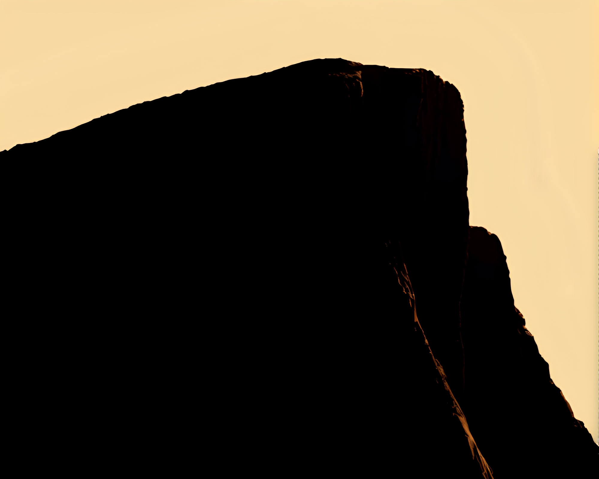 Shielded Warrior: Silhouette Pointillism on Cliffside Shadows – free AI stock image
