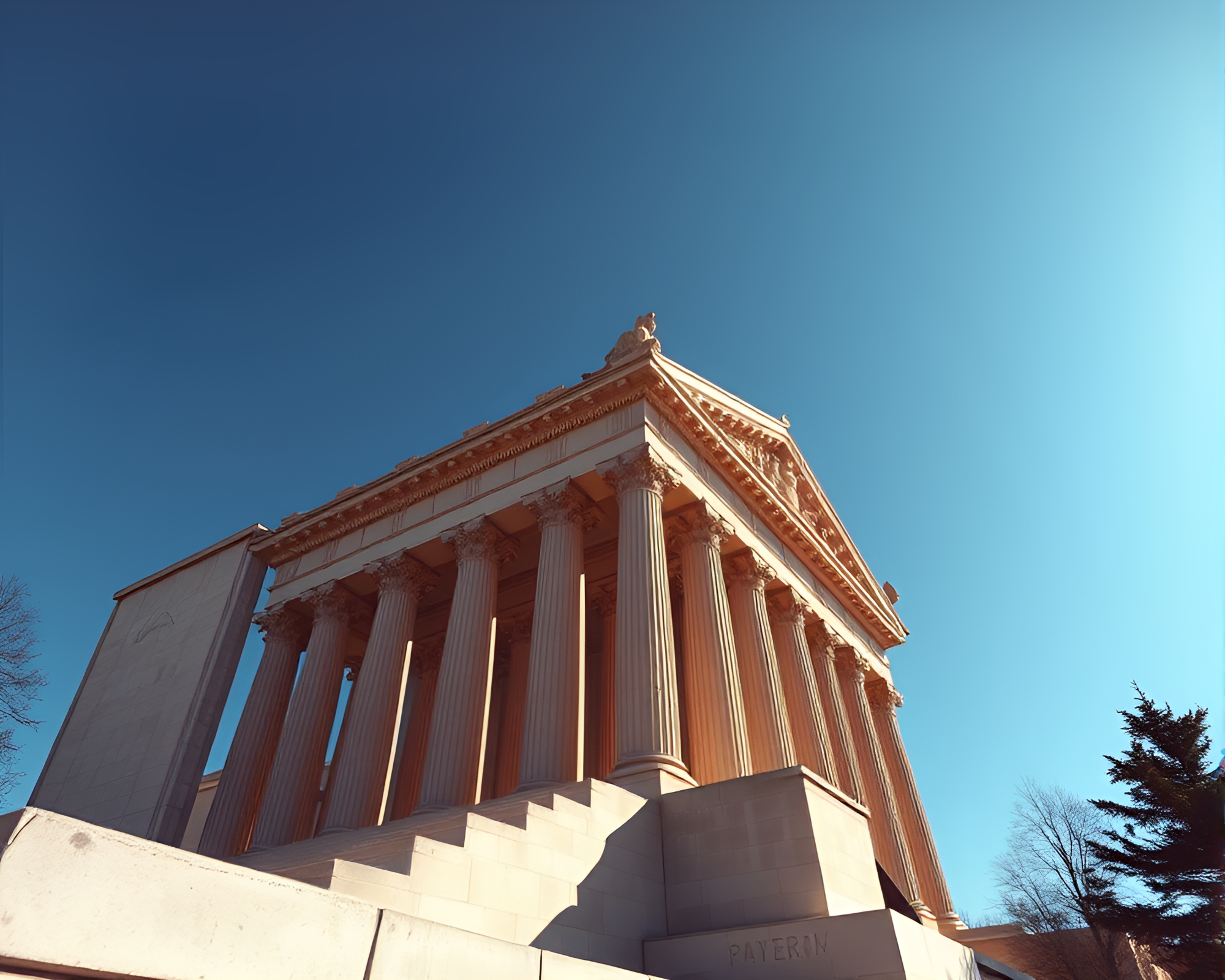 Majestic Statue in Topaz Light – free AI stock image