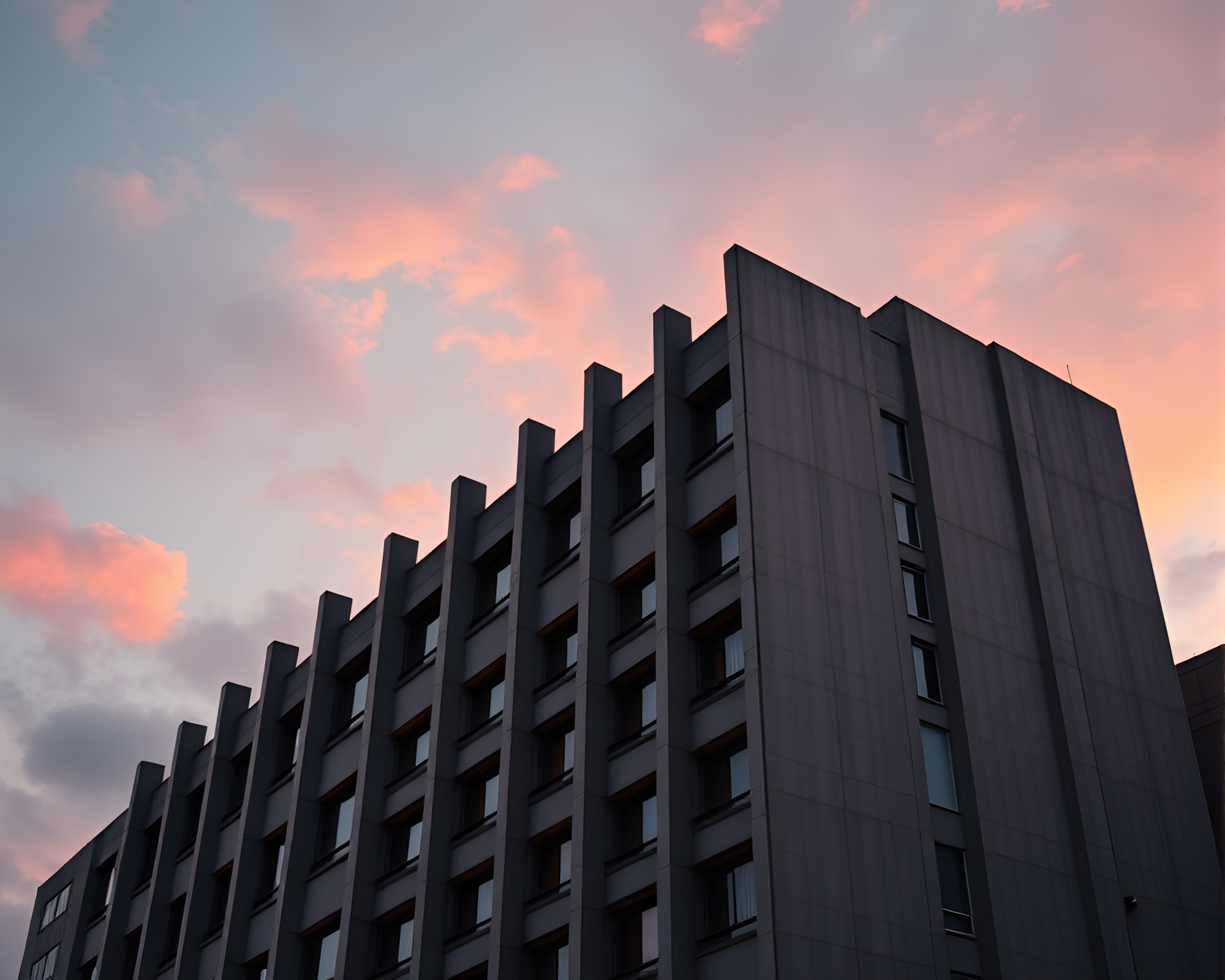 Sunset Divisionism: Brutalist Close-Up – free AI stock image