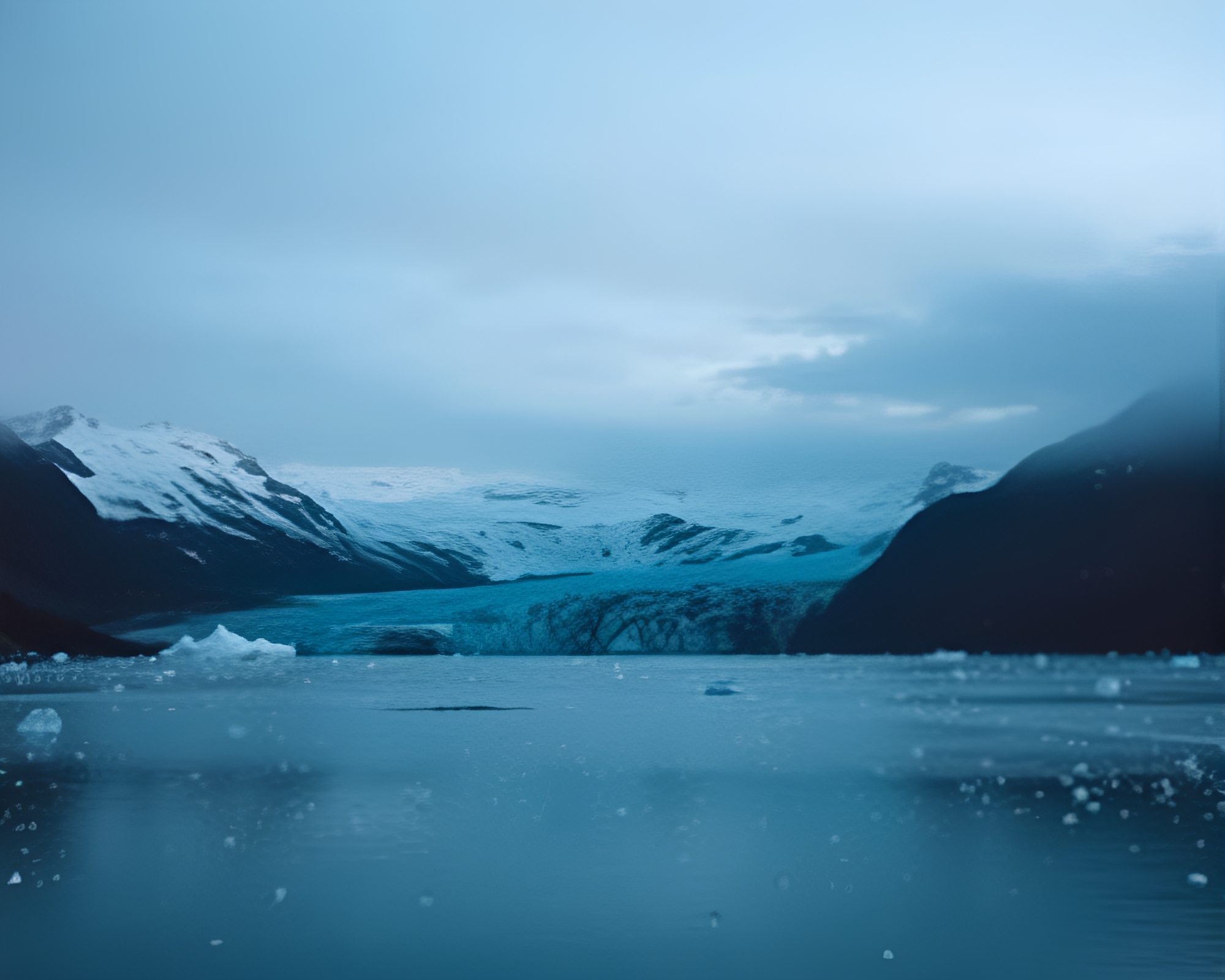 Glacier Twilight: Floating Particles Art Composition – free AI stock image
