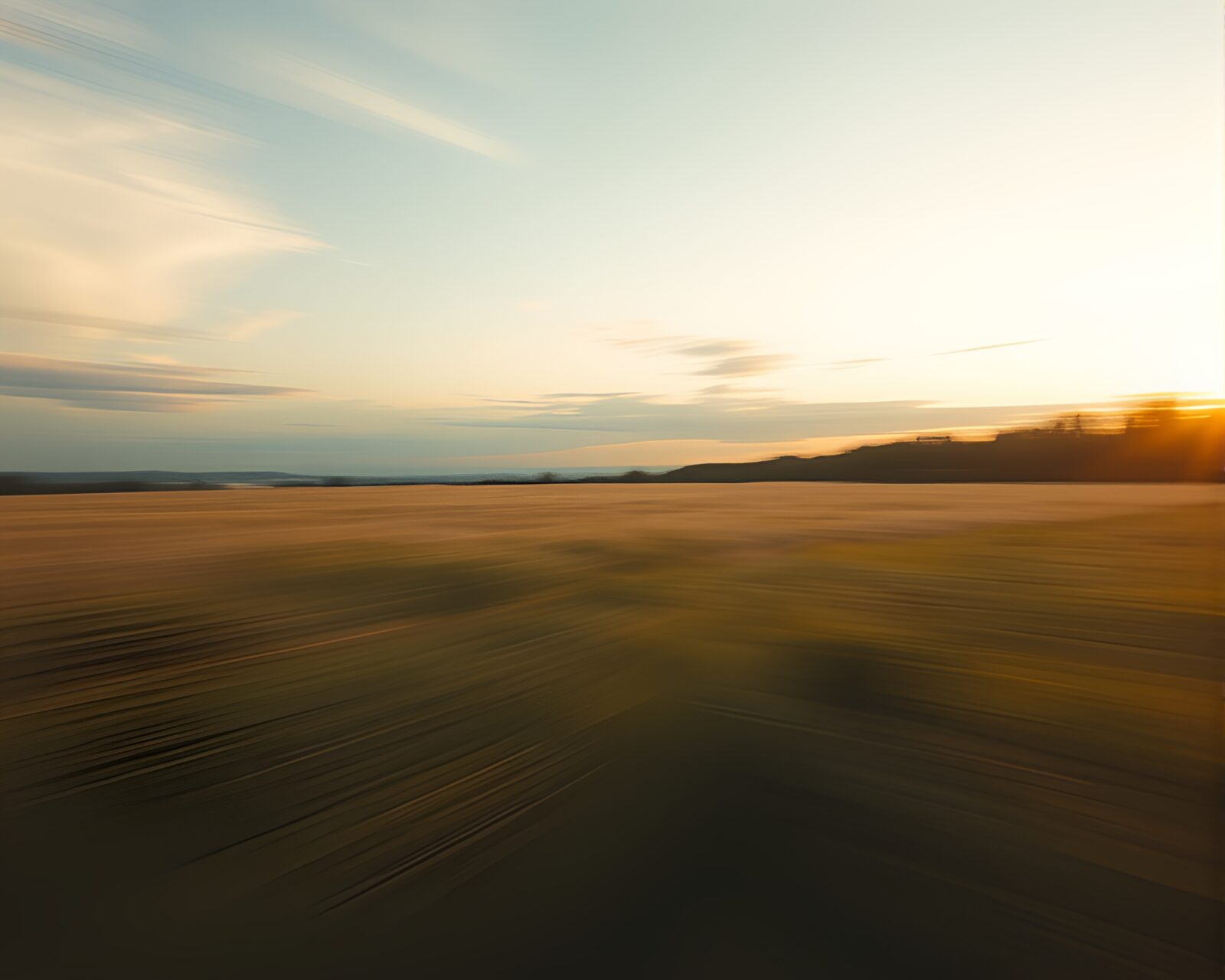 Blurred motion of time dilation field in twilight chiaroscuro