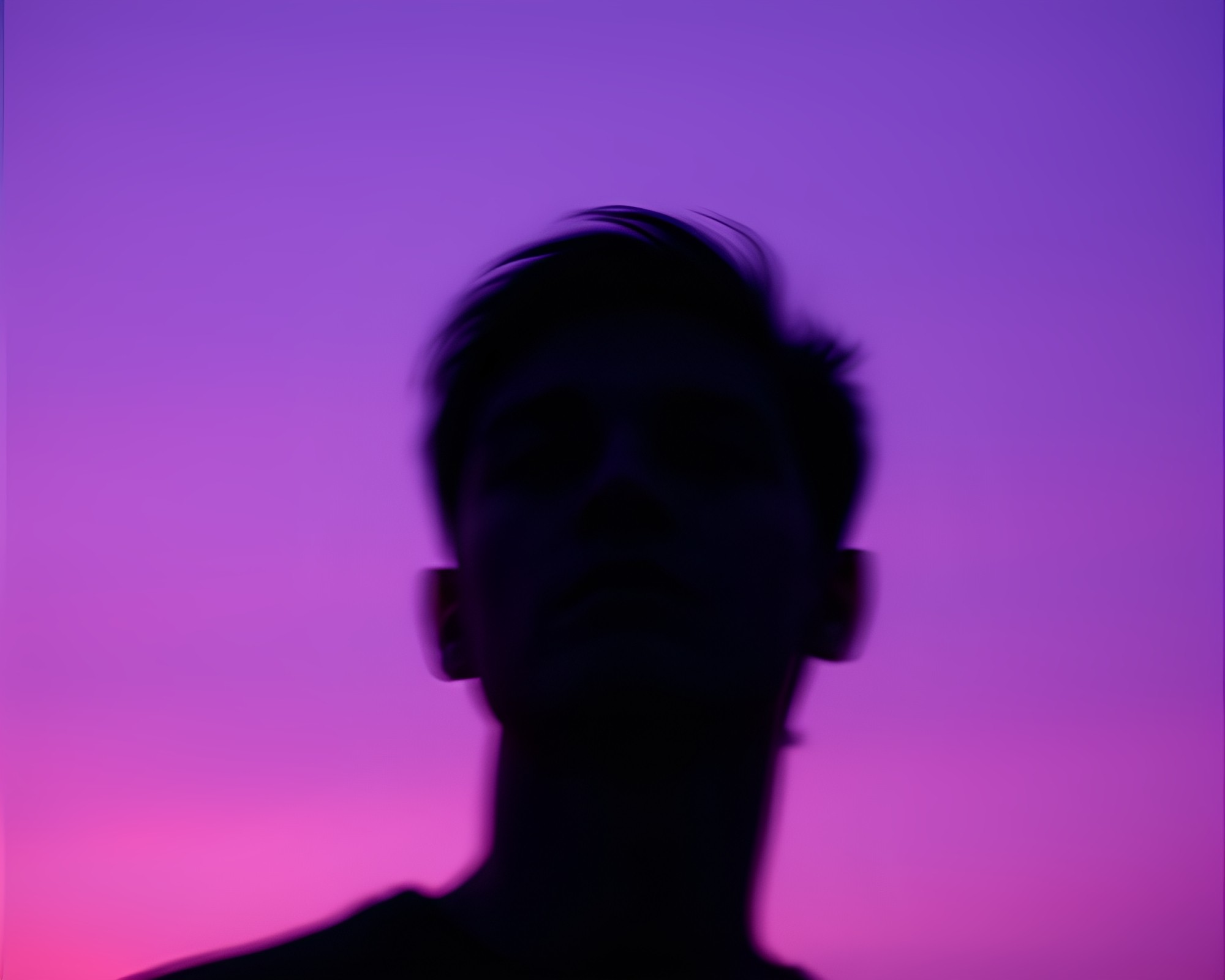 Surreal Twilight Encounter with Optical Illusion – free AI stock image