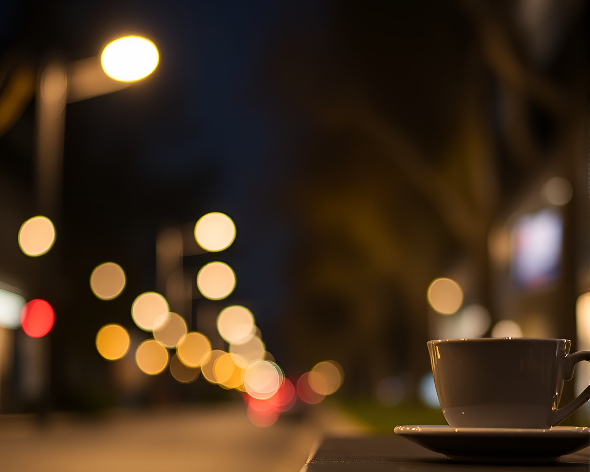Glowing Streetlamp Tea Set Bokeh Composition – free AI stock image